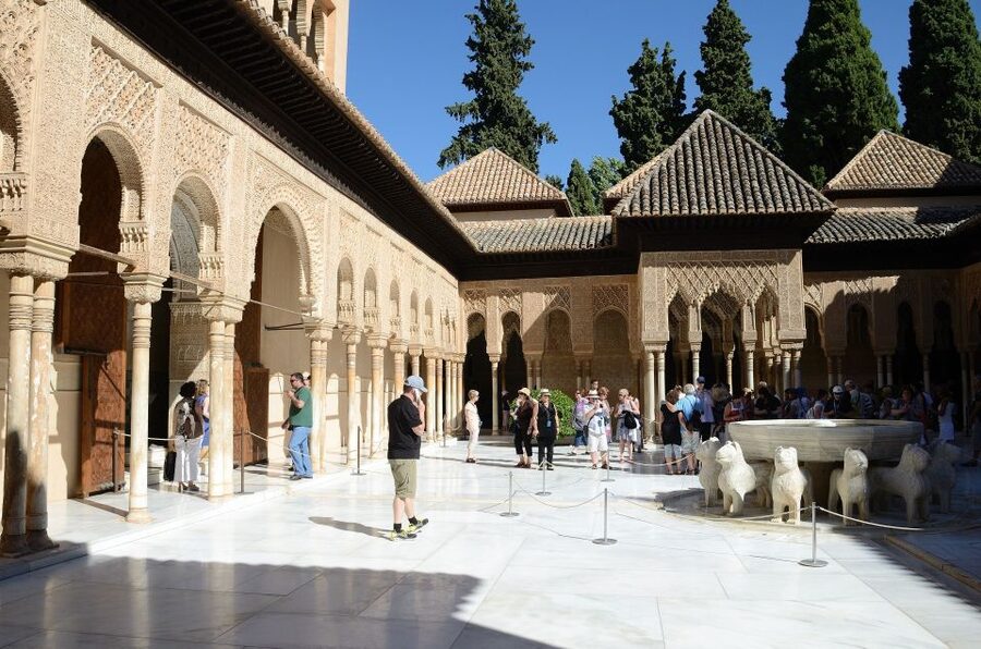 Granada: Combo Alhambra, Albaicín, and Sacromonte Tour - Price and value: is $65 a good deal for this much time?