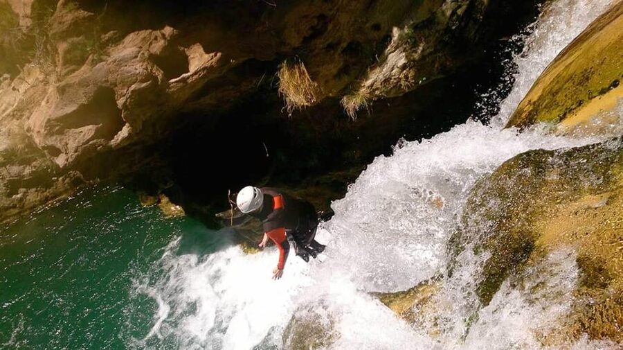 Granada: Family Canyoning in Río Verde - The canyon session: 3 to 4 hours, with about 1.5 hours in the water