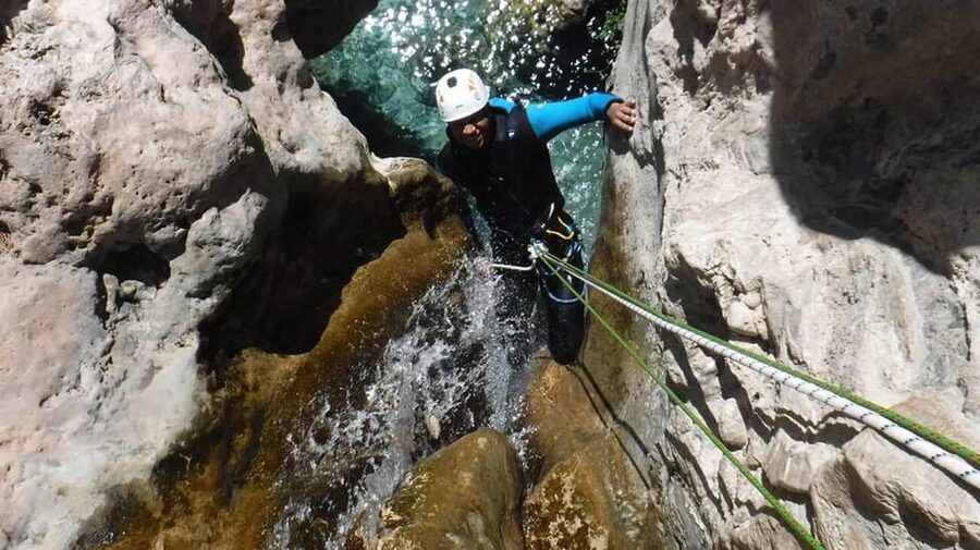 Granada: Family Canyoning in Río Verde - Waterfalls and natural pools in Río Verde, near Granada