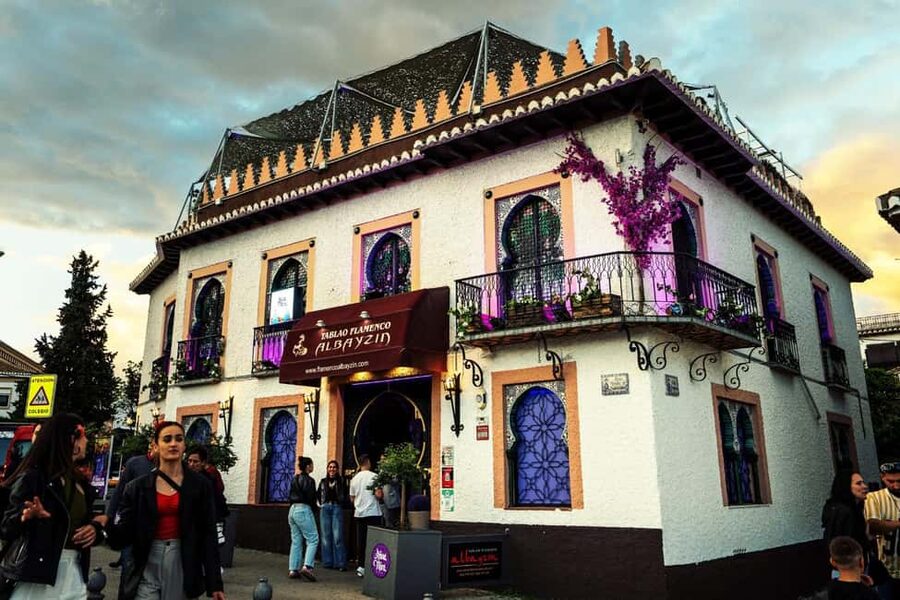 Granada: Flamenco Show at Tablao Flamenco Albayzín - Who should book this flamenco night, and who should reconsider
