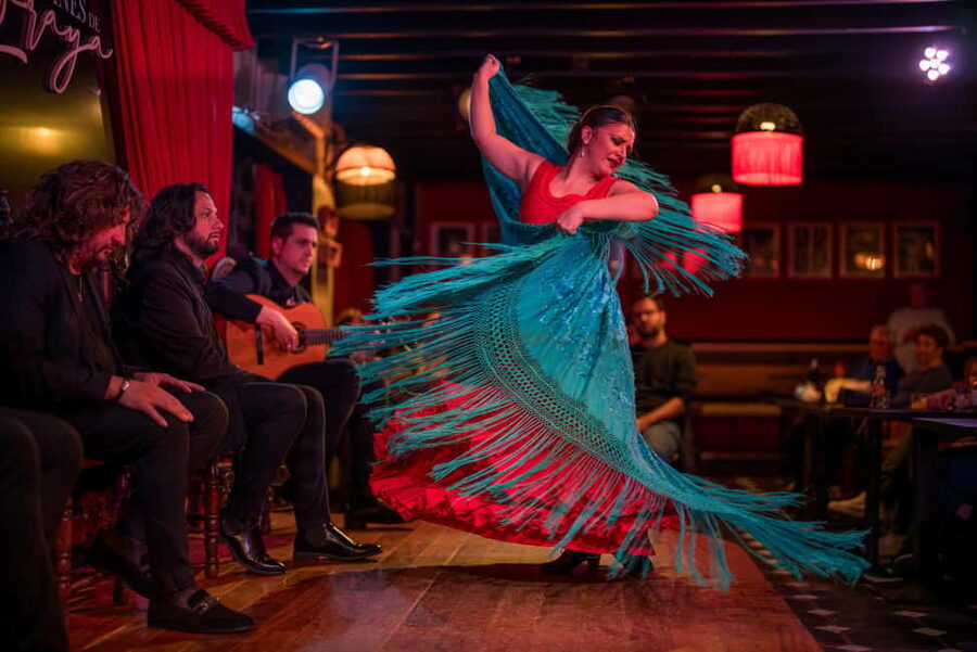 Granada: Flamenco Show in Albaycin - Jardines de Zoraya - Flamenco In Granada’s Albaycín, Steps from San Nicolás