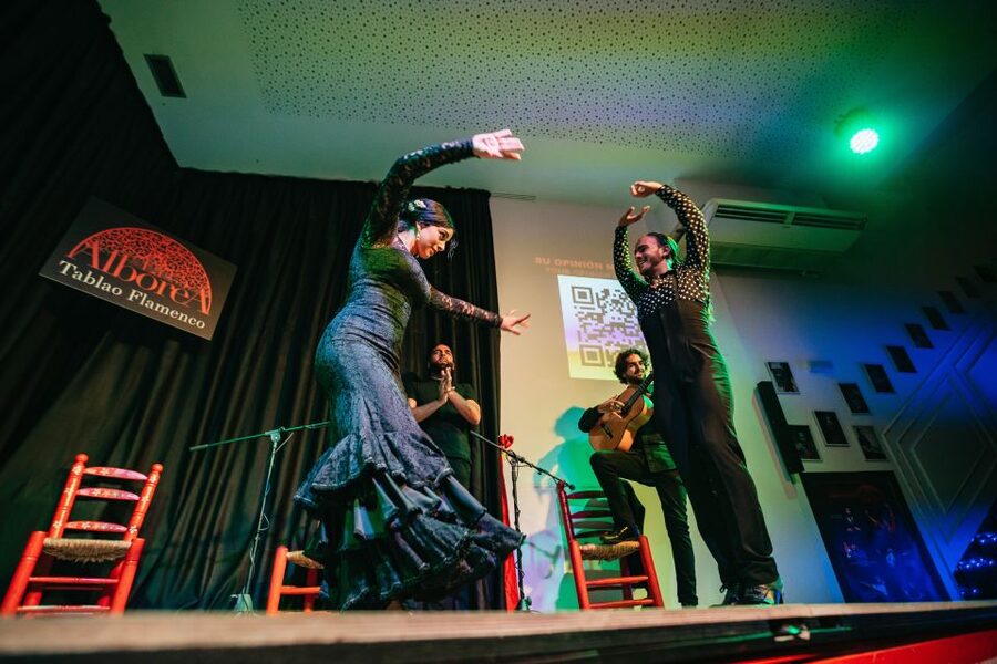 Granada: Flamenco Show in La Alboreá - Location and Timing: Make It Part of a Granada Night