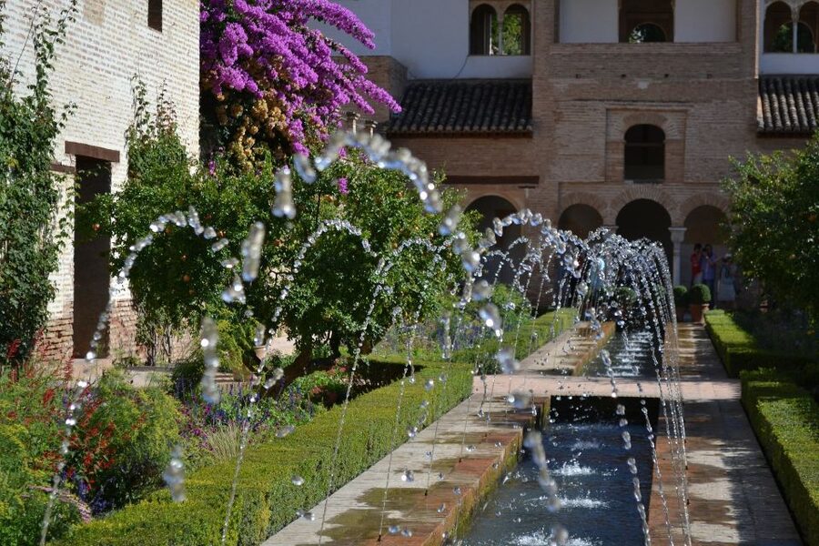 Granada: Full Alhambra Premium Guided Tour with Tickets - Generalife gardens: time to feel the Nasrid mood shift