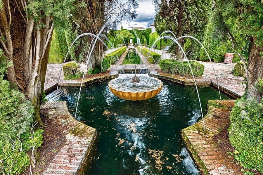 Granada: Full Alhambra Premium Guided Tour with Tickets - Meeting near the Ticket De Alhambra, and what to bring