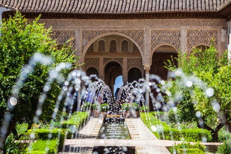 Granada: Gardens of the Alhambra and Generalife Regular Tour - Key things to know before you go
