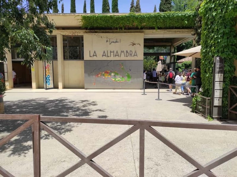 Granada: Gardens of the Alhambra and Generalife Regular Tour - Price and tickets: what you pay for at $43 and what you miss