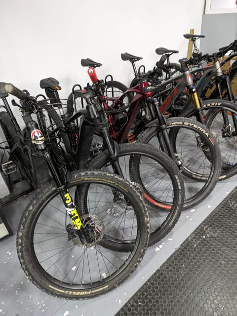 Granada Highlights by E-Bike: Albaicín & Sacromonte - Rolling into Albaicín: the first viewpoint mood shift
