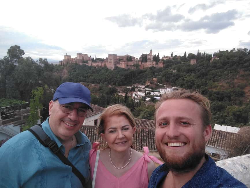 Granada Like a Local: Customized Private Tour - Meeting Your Guide at Your Accommodation: Getting Your Bearings Fast
