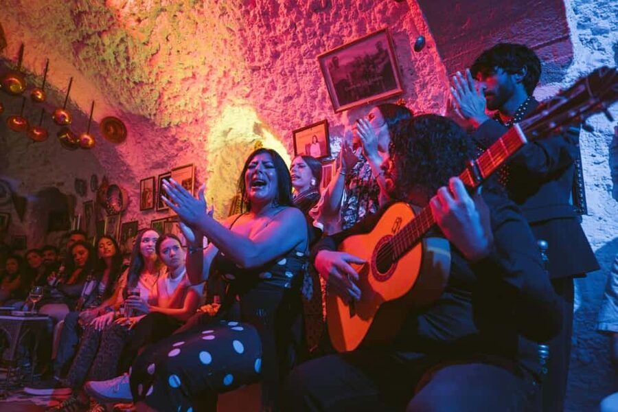 Granada: Los Amayas Cave Traditional Flamenco Show - Views and Arrival Tips in Sacromonte (Don’t Show Up Too Early)