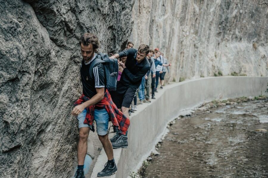 Granada: Los Cahorros Guided Afternoon Hiking Tour - Cueva de Las Palomas: The Crawl-Through Moment You Will Remember