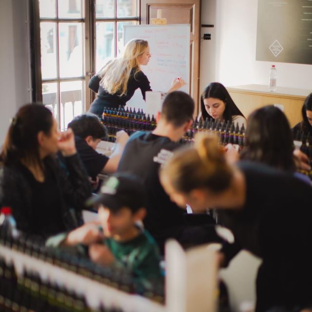 Granada: Perfume Workshop - Museum Time and a Drink That Help You Settle In