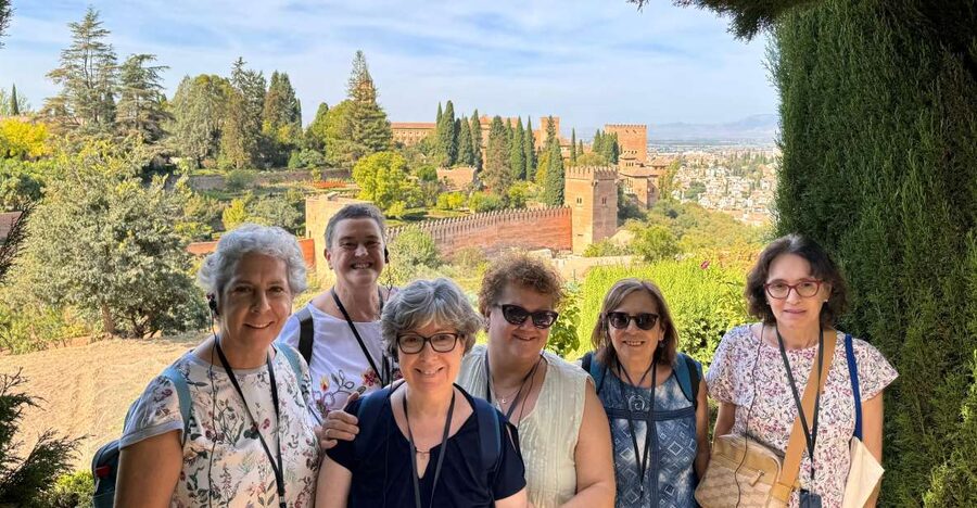 Granada: Private Full Alhambra Tour with Nasrid Palaces - Generalife Gardens: Orange Flowers, Roses, and the Waterworks Story