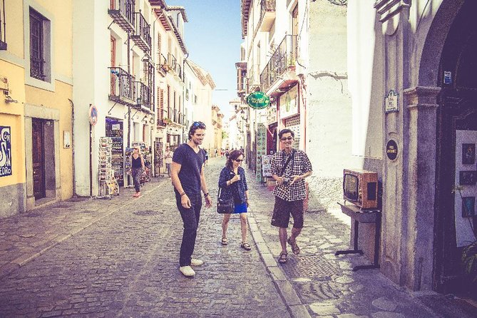 Granada Private Tapas & Walking Tour - Stop 1: Calle Navas and the quick primer on Granada gastronomy
