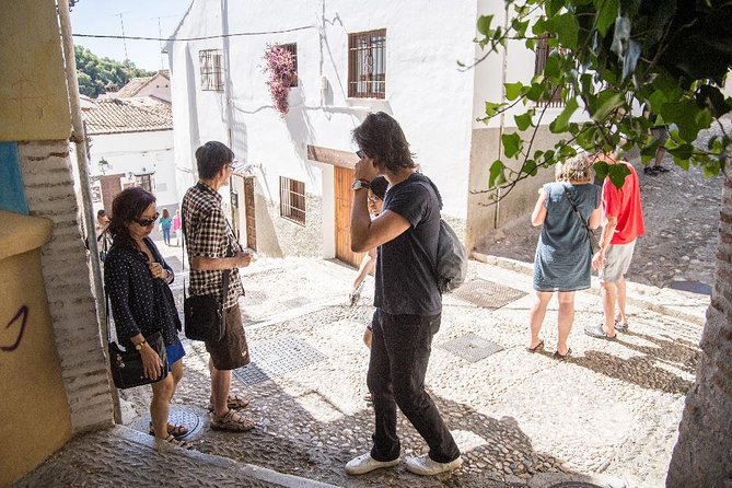 Granada Private Tapas & Walking Tour - Stop 2: Corral del Carbón and the Nasrid era spice trail