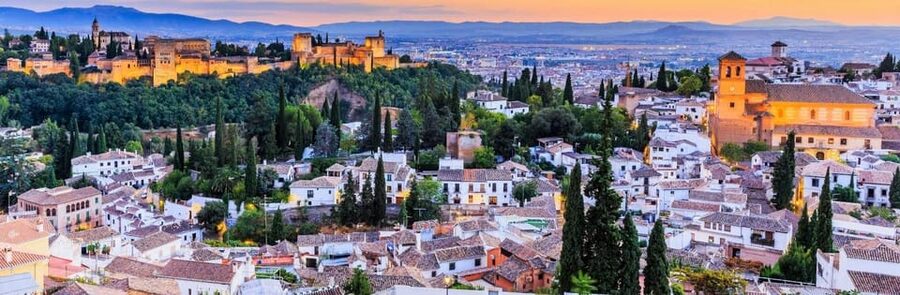 Granada: Private Tour of Albaicín, Sacromonte and Viewpoints - From Plaza Nueva to the Alhambra’s edge, in 2.5 hours