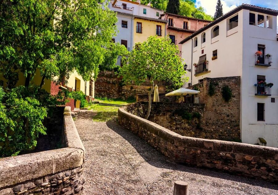 Granada: Private Tour of Albaicín, Sacromonte and Viewpoints - Price and value: paying for a guide, not just a route