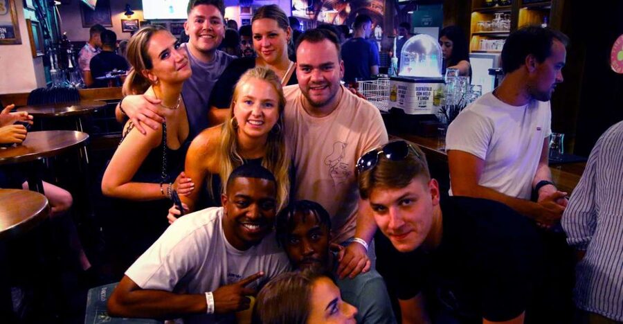 Granada: Pubs & Clubs Crawl with Drinks & Club Entry Ticket - Key highlights at a glance