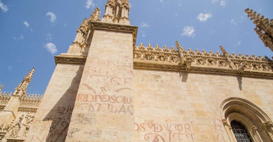 Granada: Royal Chapel and Historical Center Walking Tour - The Royal Chapel: marble tombs of Spain’s power couple