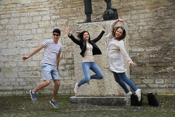 Granada Scavenger Hunt and Sights Self-Guided Tour - A self-guided hunt that keeps you moving through Granada’s highlights