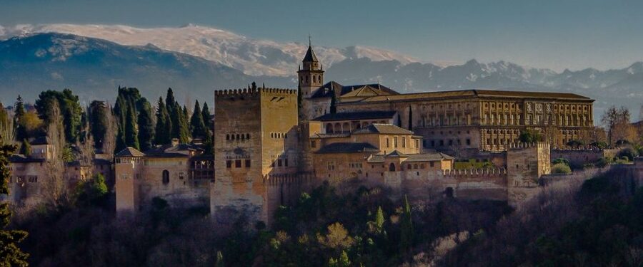 Granada: The Alhambra and Nasrid Palaces Guided Night Tour - The walk in: Access Pavilion, gardens, and first impressions at dusk