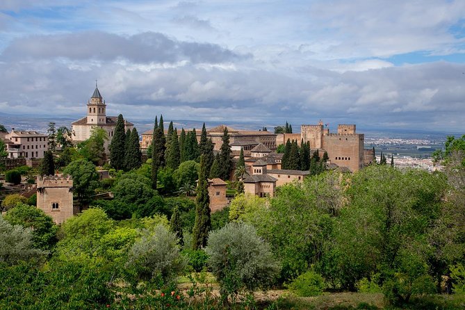 Group tour: the Alhambra of Granada - Who This Tour Suits Best (And Who Might Want to Go Solo)