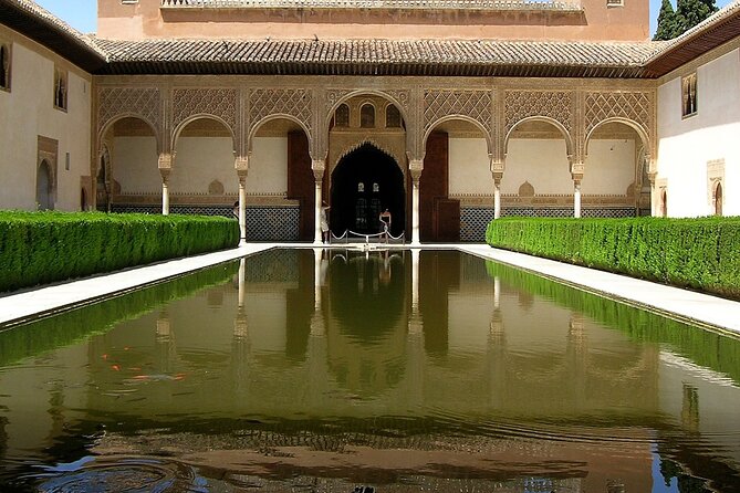 Guided tour of La Alhambra with tickets included - Key points to know before you go