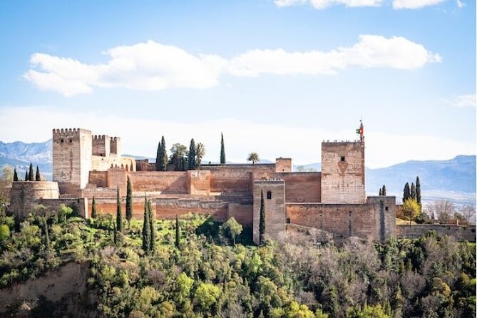 Guided tour to Alhambra with Generalife, Alcazaba and Carlos V - Key things to know before you go