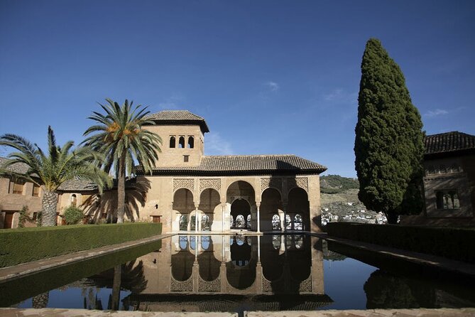Guided Walking Tour of the Alhambra in Granada - Stop 3, Generalife gardens and the playful water features