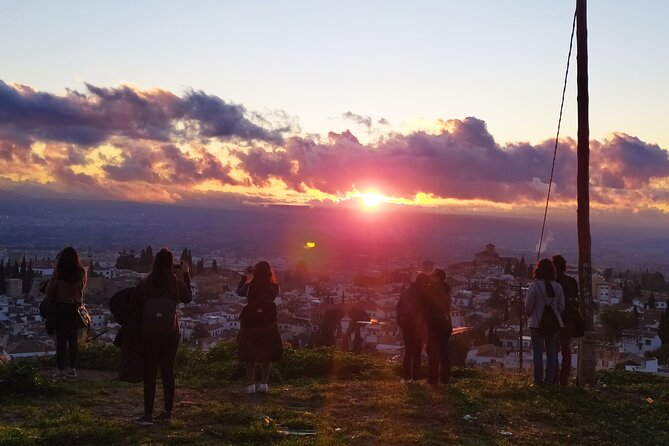 Gypsy life: Sacromonte and the caves private tour - Plaza Nueva to the Albaicin: A Short Start With Big Setting Power