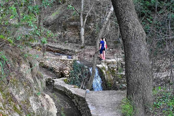 Hiking in the natural park on the outskirts of the Alhambra - La Silla Del Moro: The First Viewpoint Kick