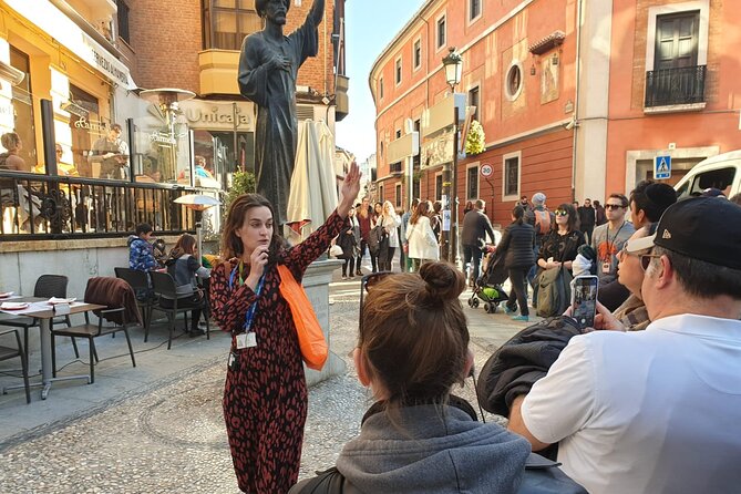 Jewish Tour in Granada - Plaza de Isabel La Catolica: history tied to a global crossroads