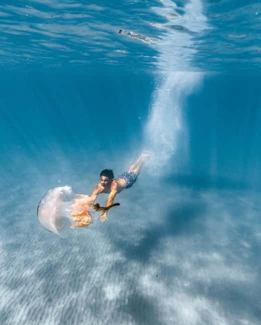 La Herradura: Kayak & Snorkel Tour to Cerro Gordo Reserve - The photo stop moment: a short break that also sets the stage