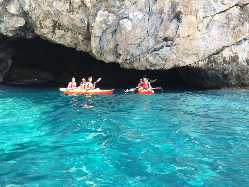 La Herradura: Kayak Tour in Cerro Gordo Natural Park - Coves, Cliffs, and Caves You Can Access Only From the Water