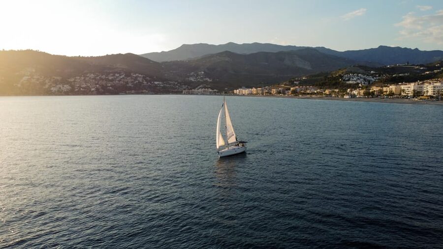 La Herradura-Maro-Nerja: Sailing at Sunset - Meeting Marina del Este without stress, plus practical packing tips