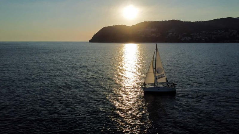 La Herradura-Maro-Nerja: Sailing at Sunset - From Berth 72 in La Herradura to the Maro-Cerro Gordo coast