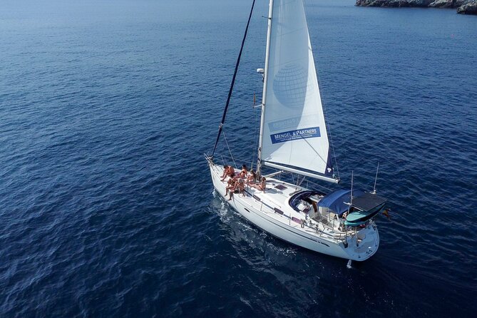 La Herradura: Sailboat with a view of dolphins-Shared - A Dolphin-Viewing Sail Centered on Wild Coastlines (Not Guarantees)