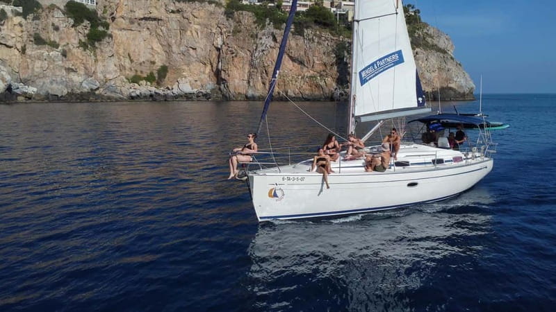 La Herradura: Sailing with a view of dolphins - The Boat and the Crew: Bavaria 37 Comfort Without the Yacht Stuffiness