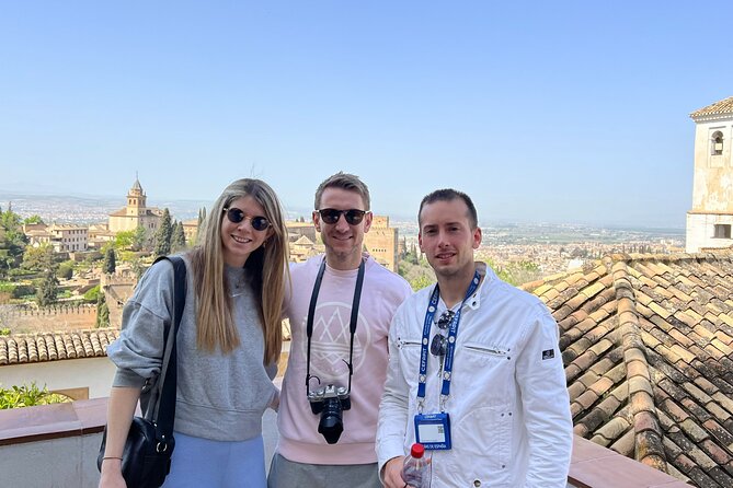 PREMIUM 2 Hour Alhambra and Generalife Tour + tickets - A fast, ticket-included Alhambra and Generalife plan in just 2 hours