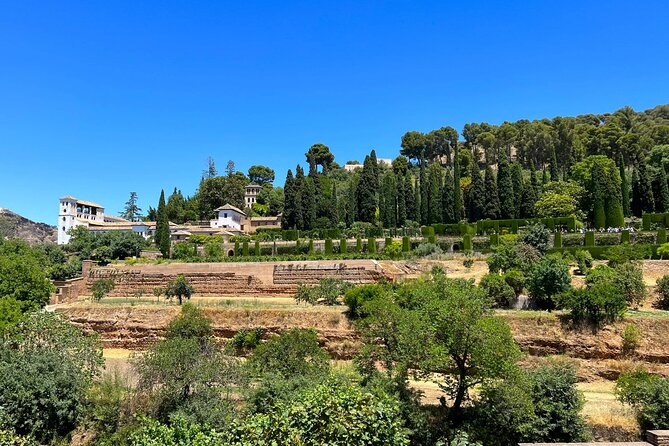 PREMIUM 2 Hour Alhambra and Generalife Tour + tickets - Generalife gardens and the Acequia Real: why water matters here