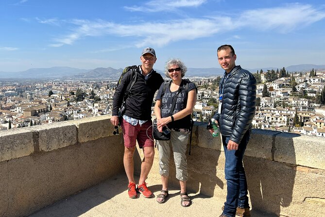 PREMIUM 2 Hour Alhambra and Generalife Tour + tickets - Nasrid Palaces are not included, and that affects the value for first-timers