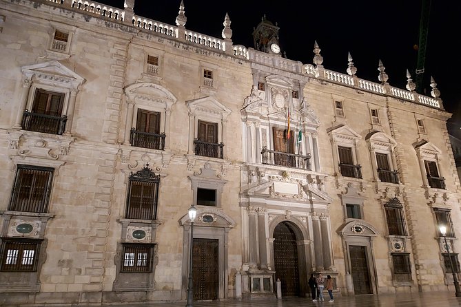 Private Tour Legends of Granada and Albaicín (Spanish language) - Granada Old Streets at the End: Putting Together the Dark Pieces