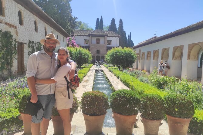 Private tour of the Alhambra entrances included - Why the private guide experience matters at the Alhambra