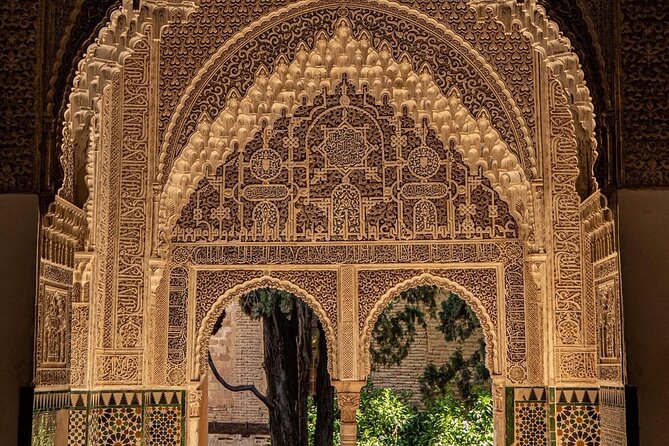 Private Tours Alhambra : Tickets & Tour Guide & Skip-the-Line - The Guide Factor, Amine and the Arabic Calligraphy Advantage