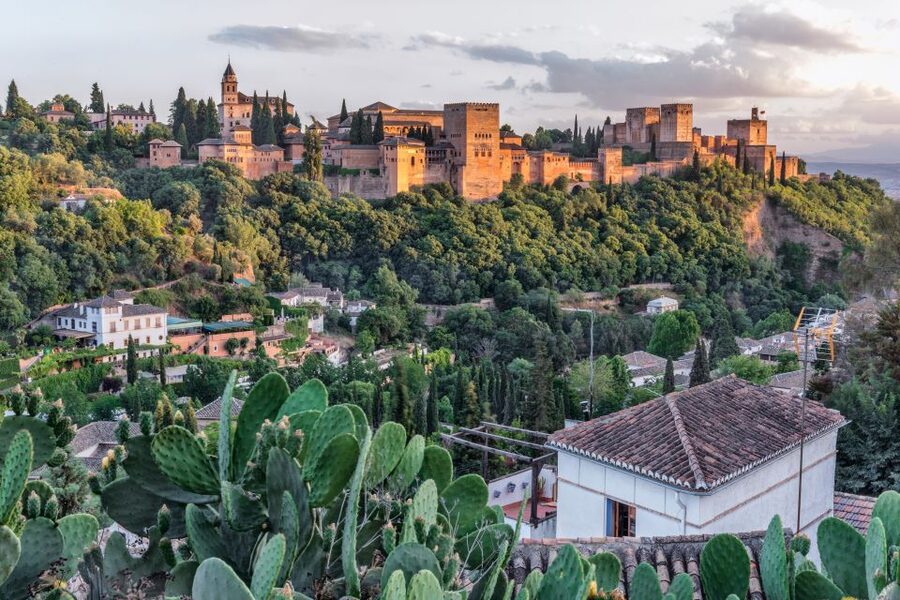 Sacromonte Caves Museum Admission Ticket - The Outdoor Garden Views: Alhambra and Rio Darro Valley