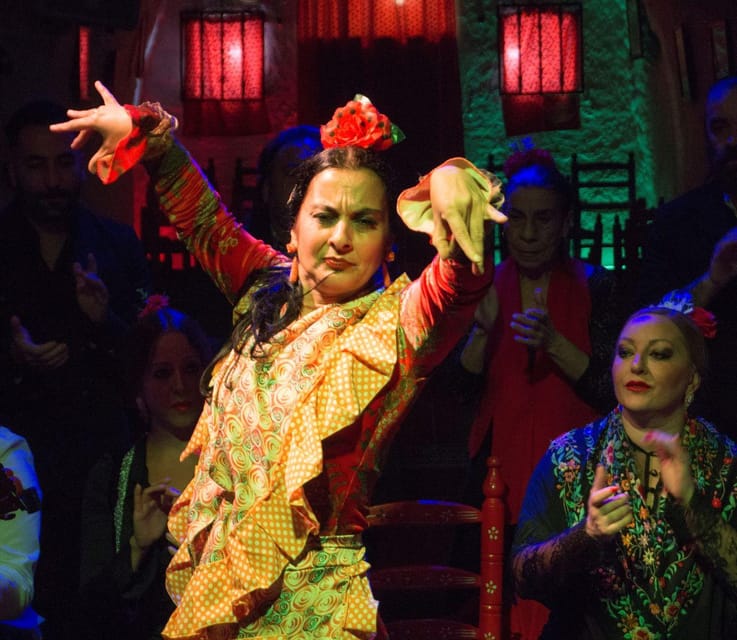 Sacromonte: Flamenco Show at Cuevas Los Tarantos Tickets - The hour-long show: what the night typically feels like