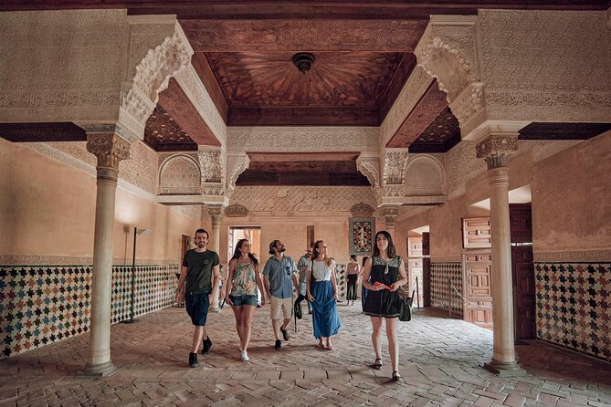 Skip The Line Alhambra and Generalife Guided Tour - Plaza de los Aljibes and Alcazaba, Panoramas You Will Feel in Your Legs