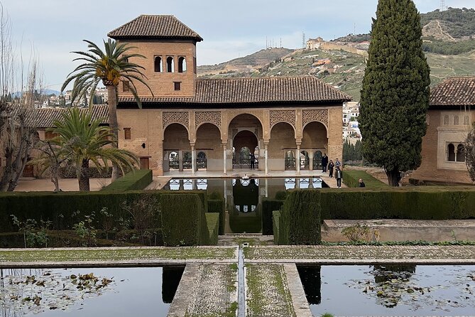 Small group visit to the Alhambra with tickets included - Key highlights you will feel right away