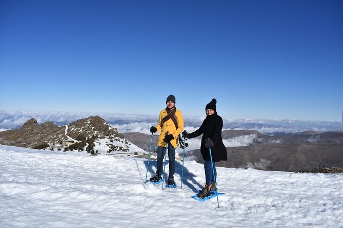 Snowshoe hiking in Sierra Nevada (Granada) - What Julio brings to the trip: gear, communication, snacks, and photos