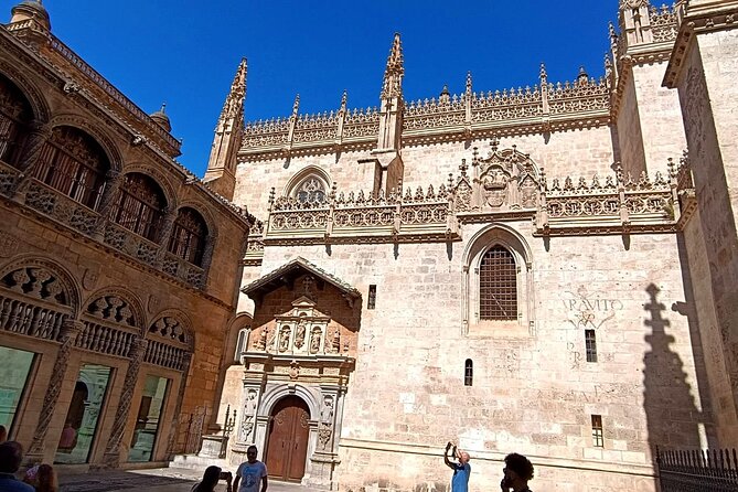 Stroll through Granada: historic center and Albayzín - Corral del Carbon: A Medieval Granary Stop That Feels Surprisingly Real