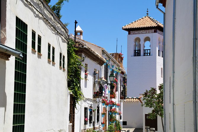 Sunset Walking Tour in Albaicín & Sacromonte - Pace, stairs, and what to wear for this steep evening